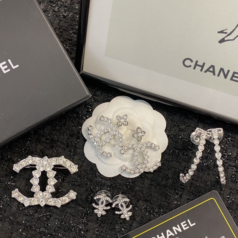 Ch**el earrings